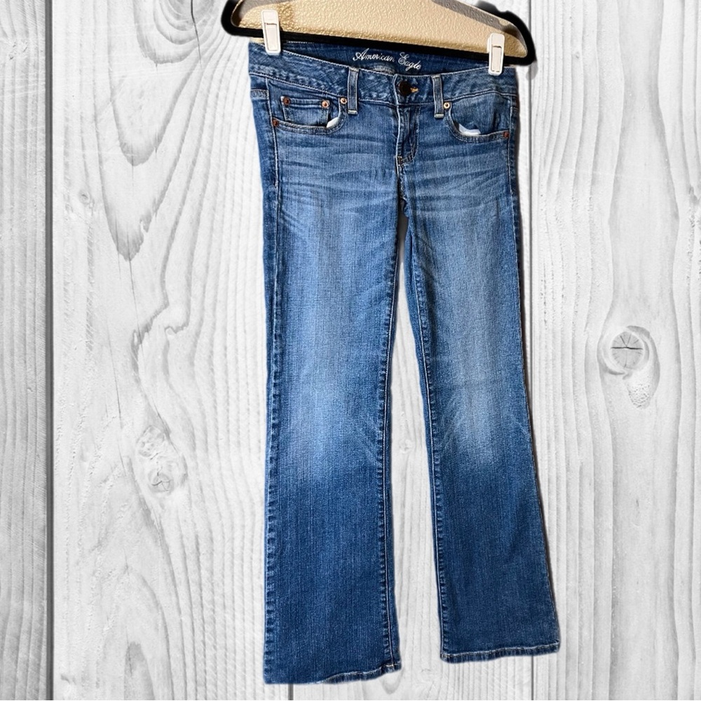 American Eagle Outfitters Women's Medium Blue Flare Jeans straight stretch sz 2